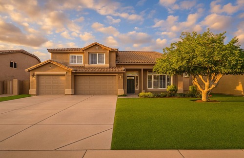 Gilbert House | Modern Spacious Open 5BR Family Retreat w/Pool, Game Room + Prime Gilbert Locat