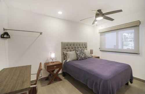 Lazaro Cardenas Apartment | Modern Stadium Bungalow