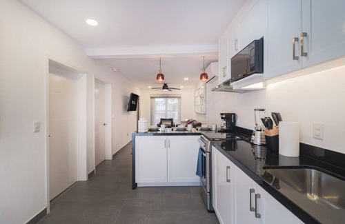 Lazaro Cardenas House | Modern Stadium Bungalow