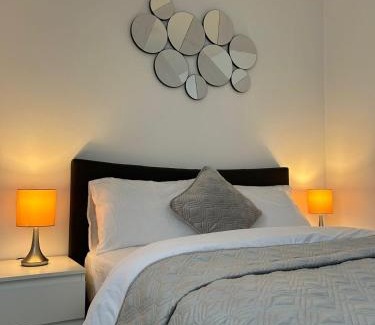 Ipswich Apartment | Modern Stay-Walk to Everything 6