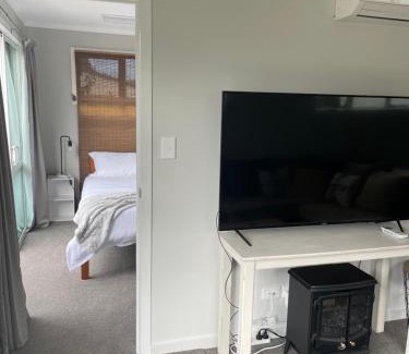 Motueka Apartment | Modern studio apartment