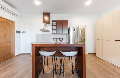 Qerek Apartment | Modern Studio by the Beach - Orkidea