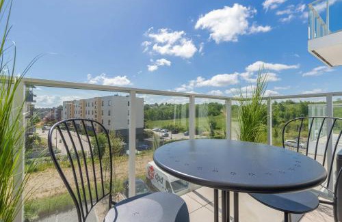 Gdansk Apartment | Modern Studio in Gdansk with Parking and Balcony by Noclegi Renters