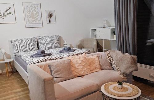 Buderich Apartment | Modern Studio near Düsseldorf Airport & Messe/Fair