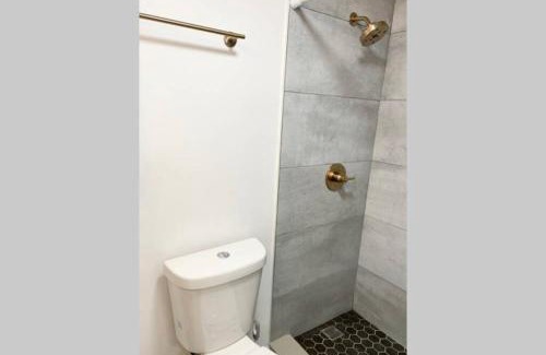 Southwest Orlando Apartment | Modern Studio on I-Drive: parking + pool included