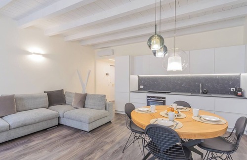 Como City Centre Apartment | Modern & Stylish Apartment in Como City by Rent all Como