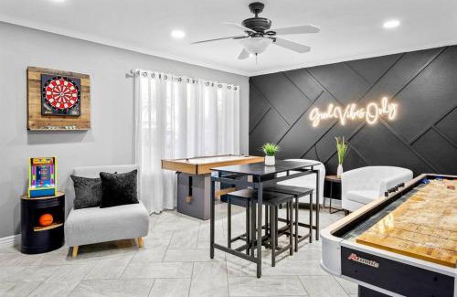 Meyer Park House | Modern Tempe home with Heated pool, ASU