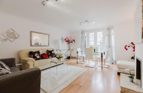Bermondsey House | Modern Tower Bridge 3BR House