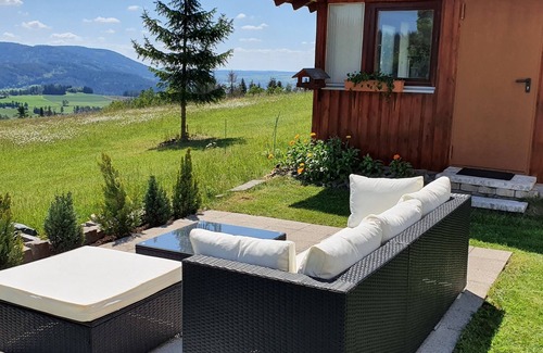 Wilhelmsthal Apartment | Modern vacation apartment with private garden and fantastic view