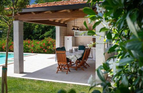 Kastel Villa | Modern villa Eva Kastel with pool near Buje