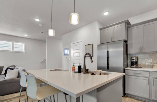 Forest Grove House | Modern Wine Country Getaway