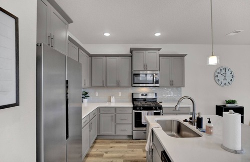Forest Grove House | Modern Wine Country Getaway