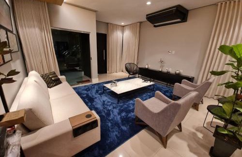 Tapana House | Moderna casa de luxo com 4 amplos quartos como banheiros privativos para executivos - cop30