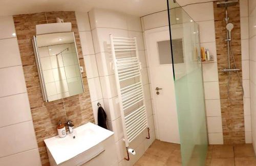 Heppens Apartment | Moderne 3 Zimmer Wohnung - Zentral gelegen