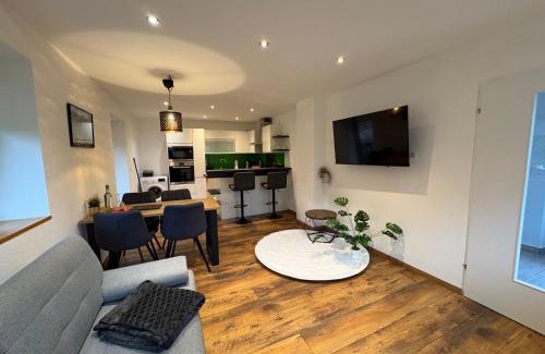 Bad Durrnberg Apartment | Modernes Serviced Apartment - FeWo Land Idyll
