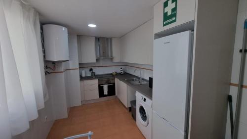 La Algaba Apartment | Moderno Apartamento 3 dormitorios y piscina