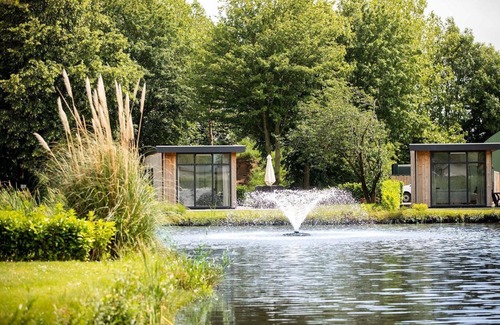 Aalst Ski Chalet | ✓ Module at Recreatiepark het Esmeer ✓ Holiday home for 5 persons ✓ Located in Aalst (Gelderland) ✓ Waterside holiday park ✓ Book directly through the park