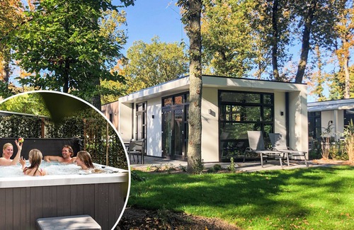 Beekbergen-Zuid Ski Chalet | ✓ Module Special at Recreatiepark Beekbergen ✓ Holiday home for 4 persons ✓ Located in Beekbergen (Gelderland) ✓ Holiday park on the Veluwe ✓ Book directly through the park