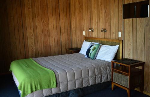 Moeraki Hotel | Moeraki Beach Motels