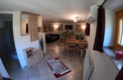 Lakitelek House | Moha és Páfrány Vendégház