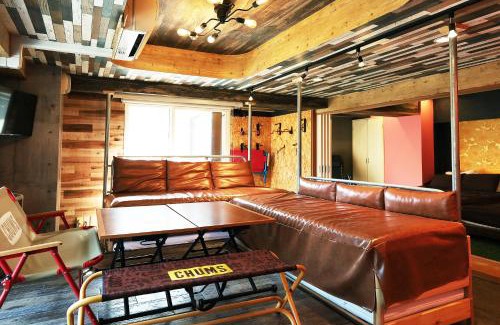 Minami Apartment | MolinHotels501-札幌市定山渓天然温泉に紅葉シーズン到来-W-beds4&S-beds6