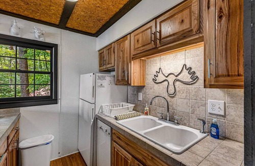 Cullowhee Cabin | Mom’s Place: Cozy Lake Glenville Cabin