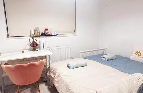 Cricklewood House | Monalychee