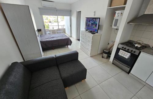 La Plata Apartment | Monoambiente con Cochera Cubierta a 300m del Hospital Español y 15 cuadras del Estadio Único