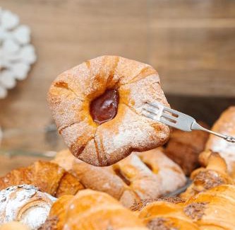 Sasso Moro Apartment | Monolago pool & view