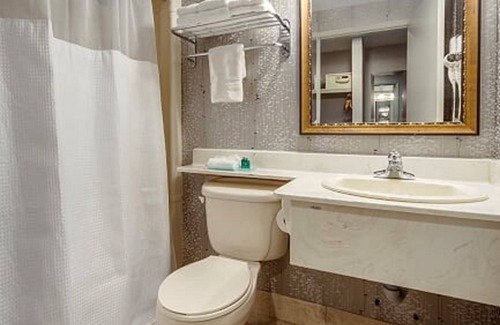 Airport Road Business Centre Hotel | Monte Carlo Inn - Brampton Suites