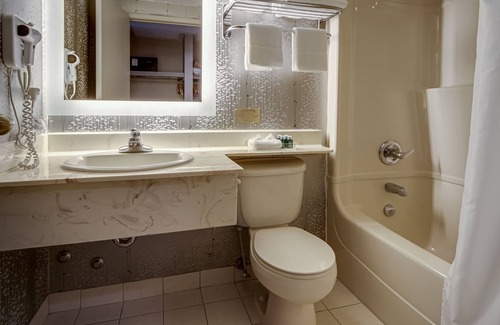 Markham Hotel | Monte Carlo Inn Toronto - Markham