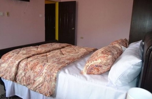 Piarco Bed & Breakfast | Montecristo Inn