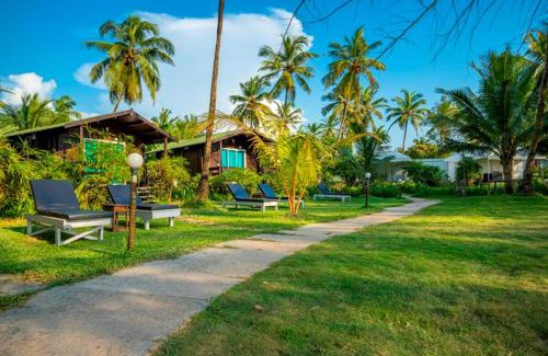 Morjim Resort | Montego Bay Beach Village - Morjim