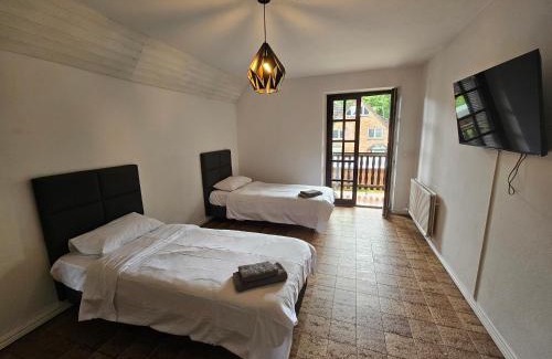 Groß Kummerfeld House | Monteuerunterkunft FineWood Pension