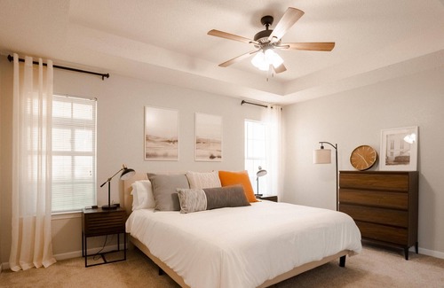 Byron House | Monthly Rental Available | Cozy 3BR | Sleeps up to 9