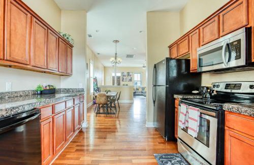 Metropolitan House | Monthly Stays! - 5 mins to DT, Forsyth & Starland - Mini Gym - Balcony - Parking
