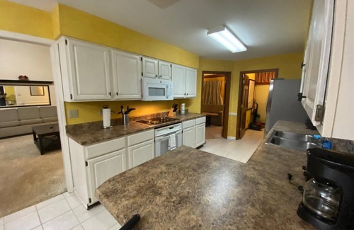 Cordova House | MONTHLY STAYS-Comfortable 4-Bedroom Home with Pool, Near Shelby Park