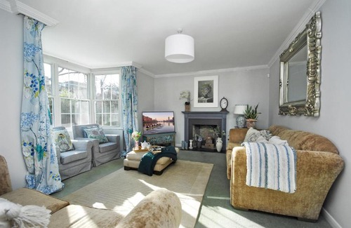 Henley-on-Thames House | Montpellier House, Centrally Located, Large Garden