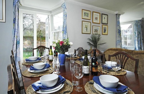 Henley-on-Thames House | Montpellier House, Centrally Located, Large Garden