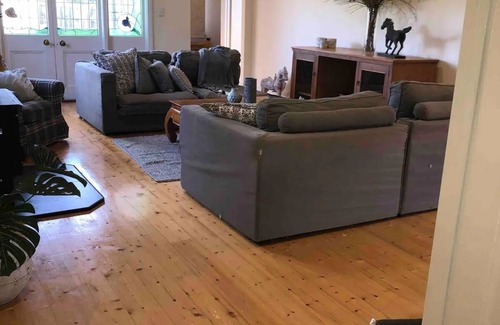 Moolap House | Montreux on High Country Feel 5 minutes from CBD