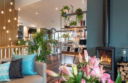 Totland Bay House | Monument House