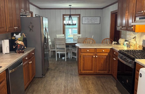 Horton House | Moo Moo Meadows - Great Location - 4 bedrooms - Sleeps 12