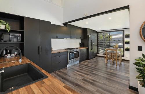 Mooloolaba House | MOOLOOLABA CANAL HOME - Modern 4Bedroom with Spa, Sauna and Private Pontoon - NEW proprietor 2024