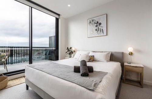 Moonee Ponds Apartment | Moonee Valley Park with parking