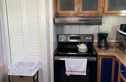 Surfside Beach Cottage | Moongazer is the ideal place to unwind and relax.