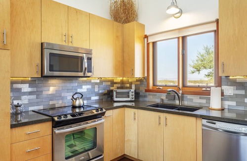 Joshua Tree House | Moonview Modern Hot Tub, Bbq & Private Pool 2 Bedroom Home by RedAwning