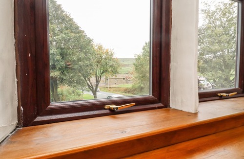 Stanbury Cottage | MOORSIDE COTTAGE, pet friendly, character holiday cottage in Haworth