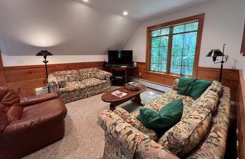 South Casco House | Moose & Red Fox Retreat