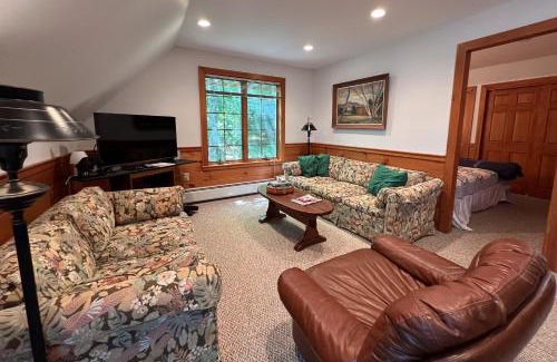 South Casco House | Moose & Red Fox Retreat