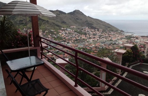 Machico House | Moradia Cor de Rosa